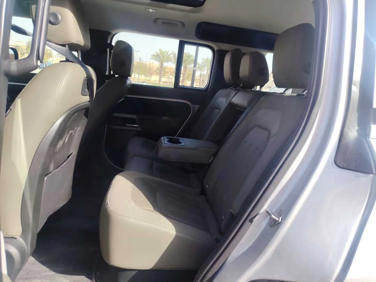 Car image 16