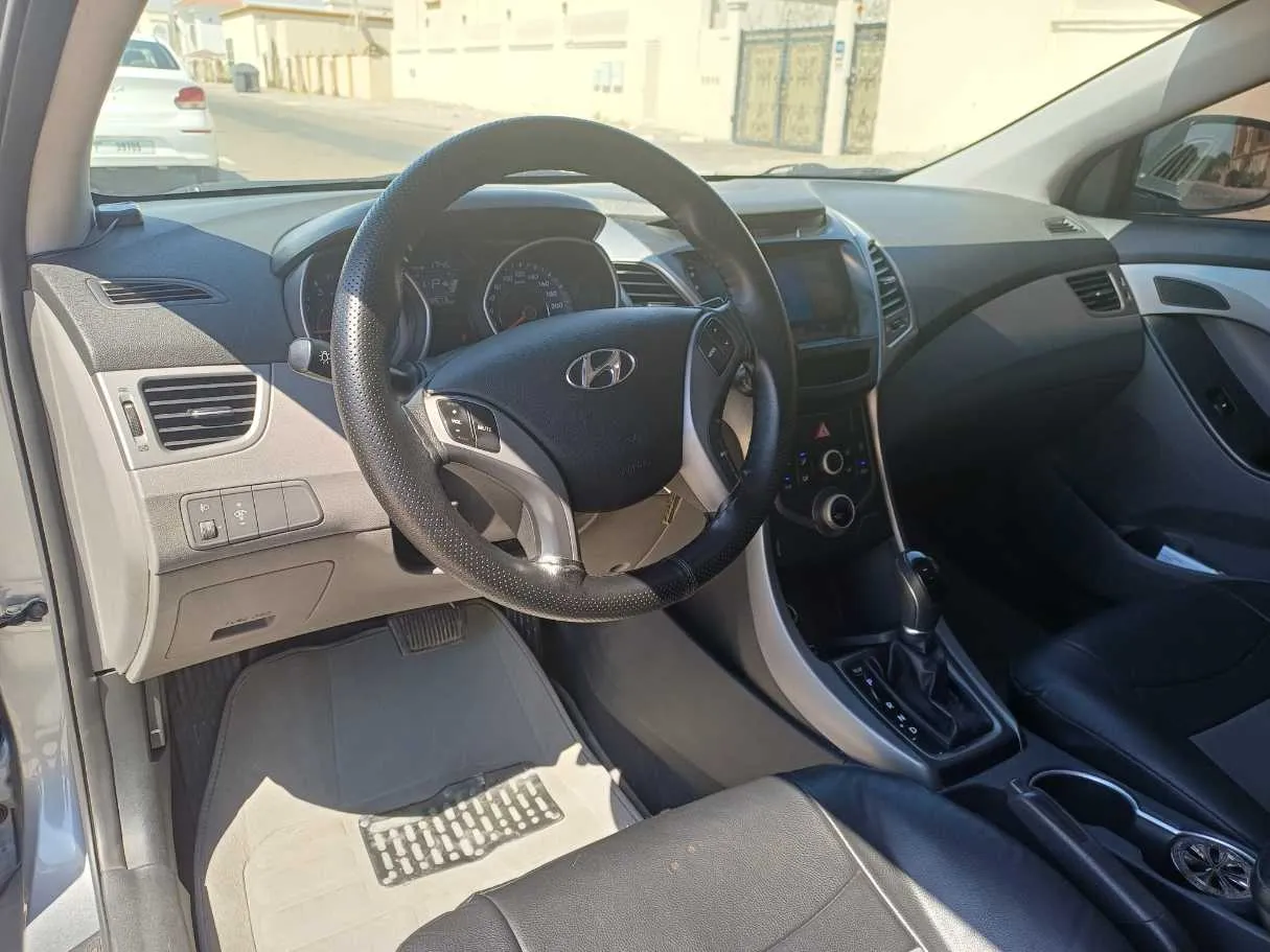 Car image 11