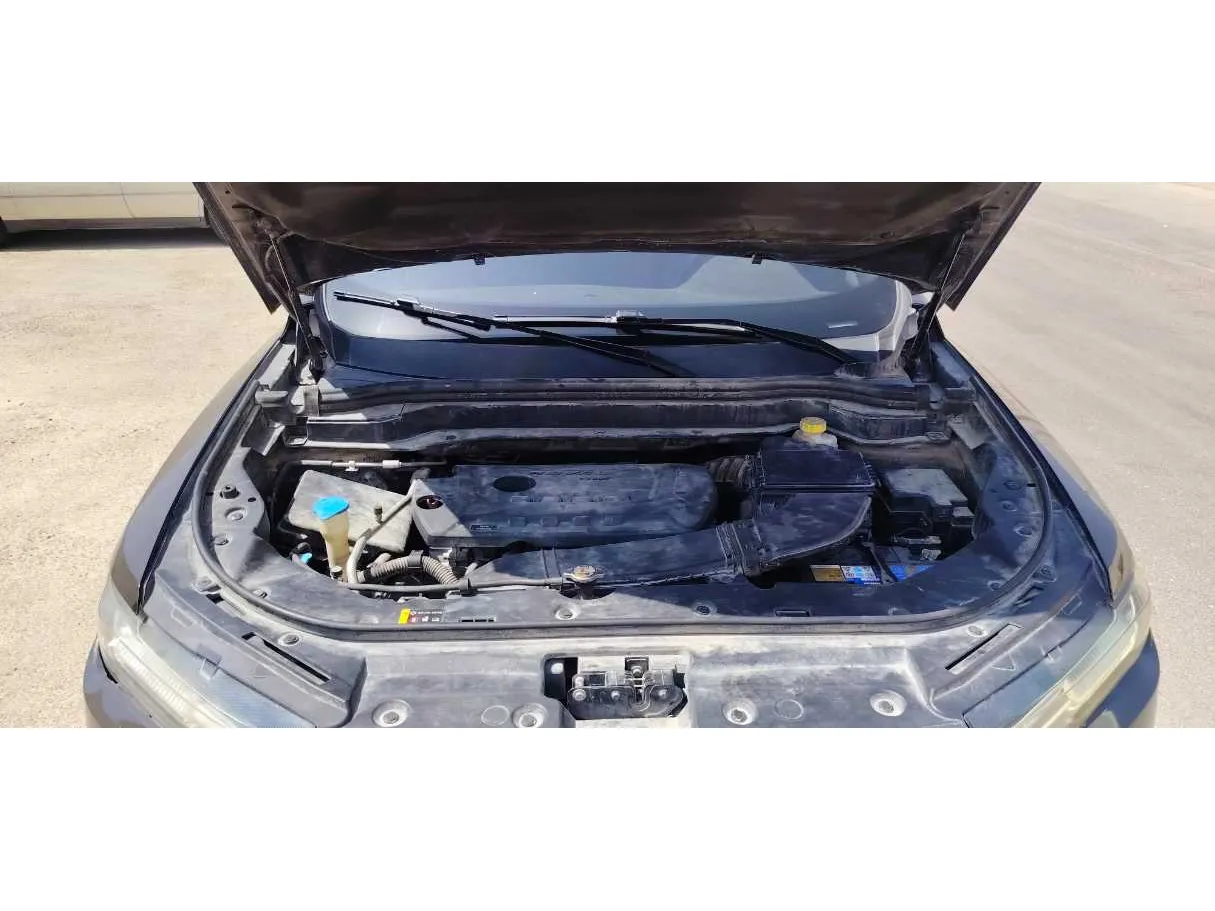 Car image 30