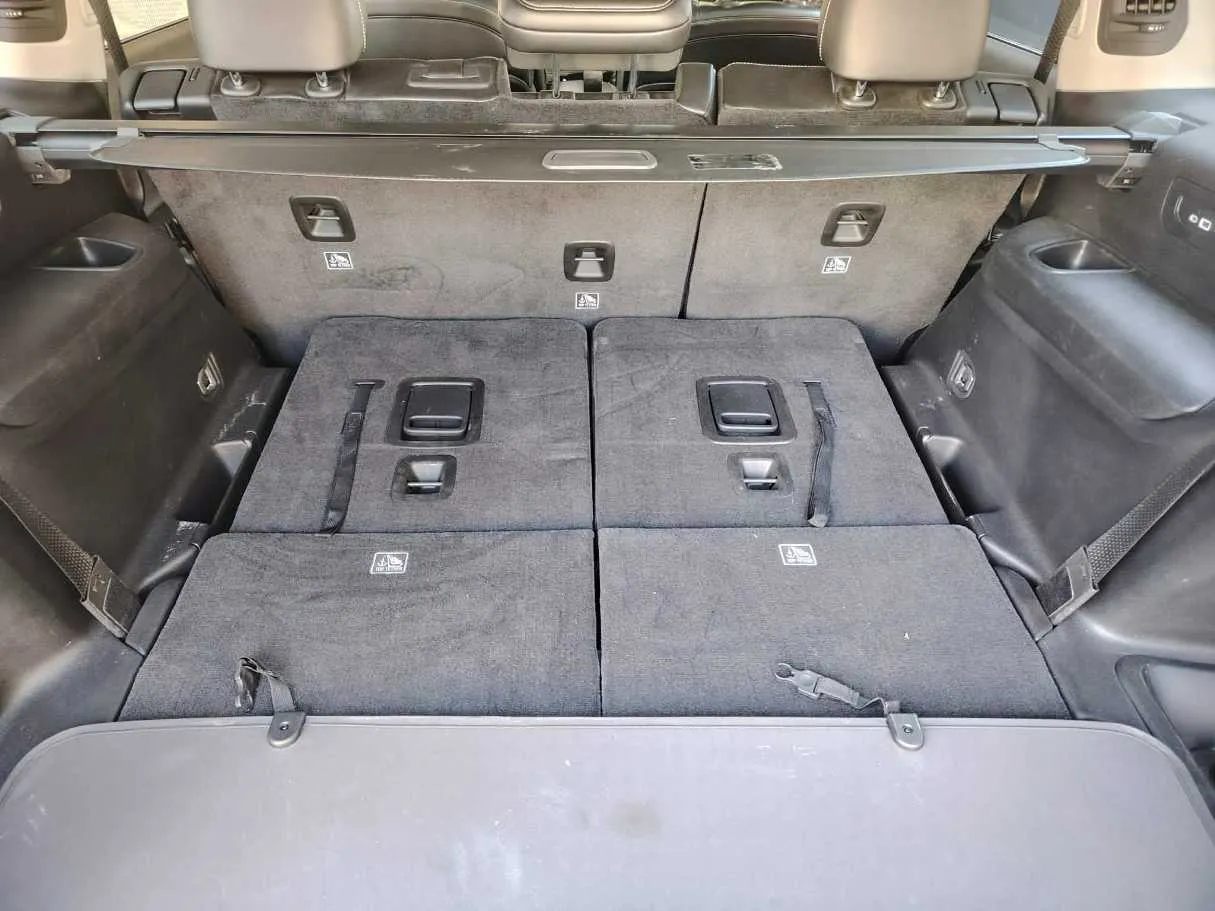 Car image 32