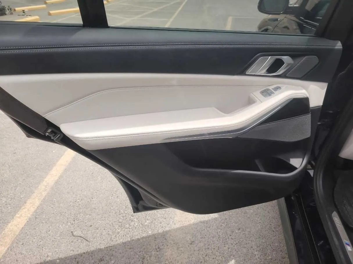 Car image 47