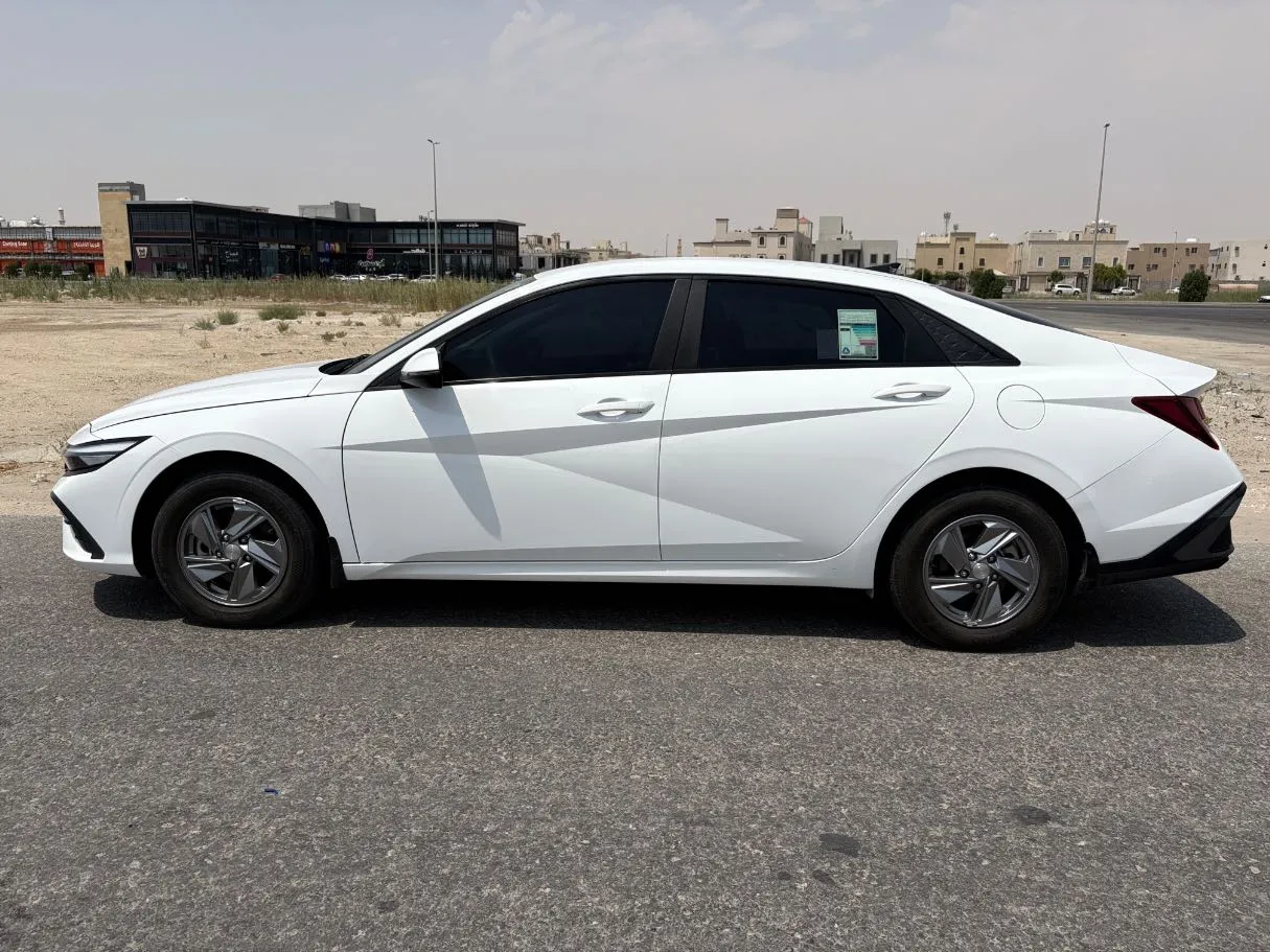 Car image 8