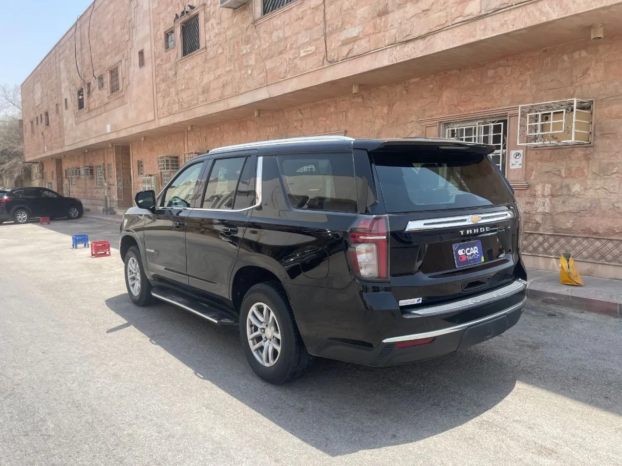Car image 7