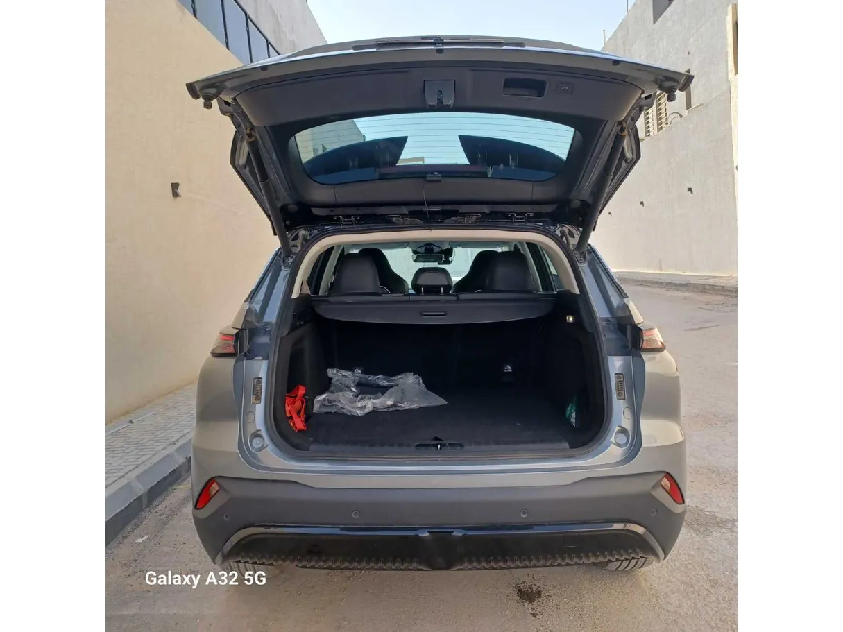 Car image 22
