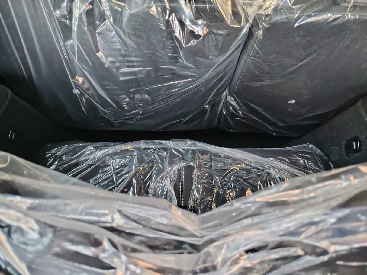 Car image 30