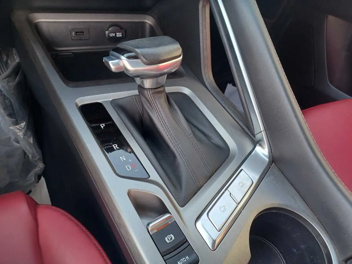 Car image 17