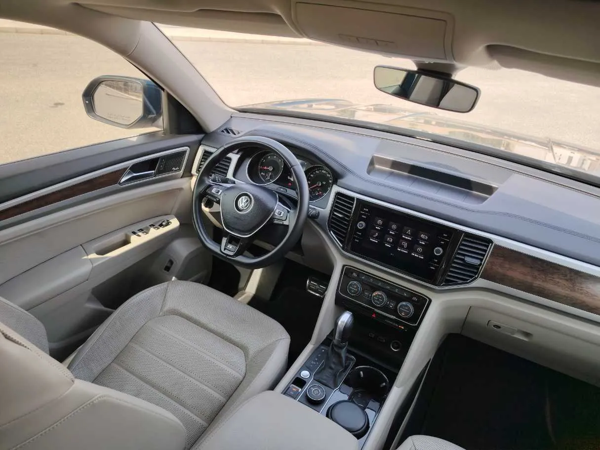 Car image 29