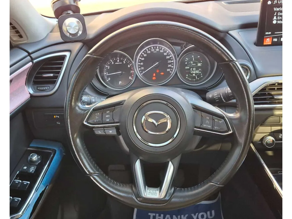 Car image 16