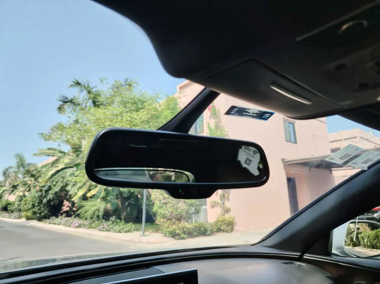 Car image 32