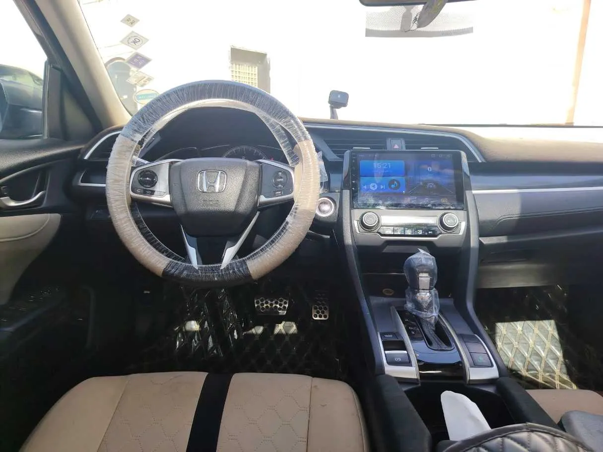 Car image 21