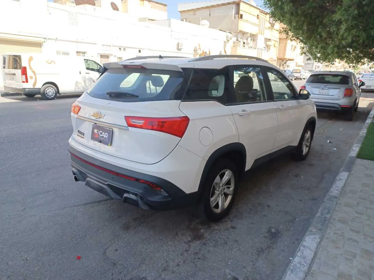 Car image 5