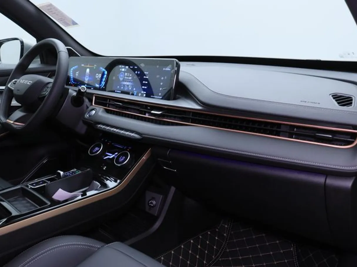 Car image 10
