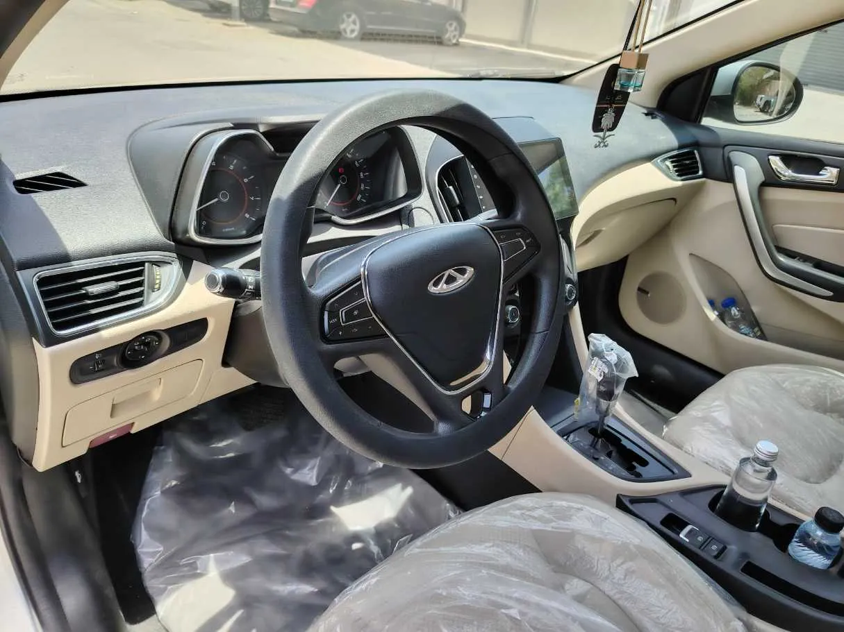 Car image 13