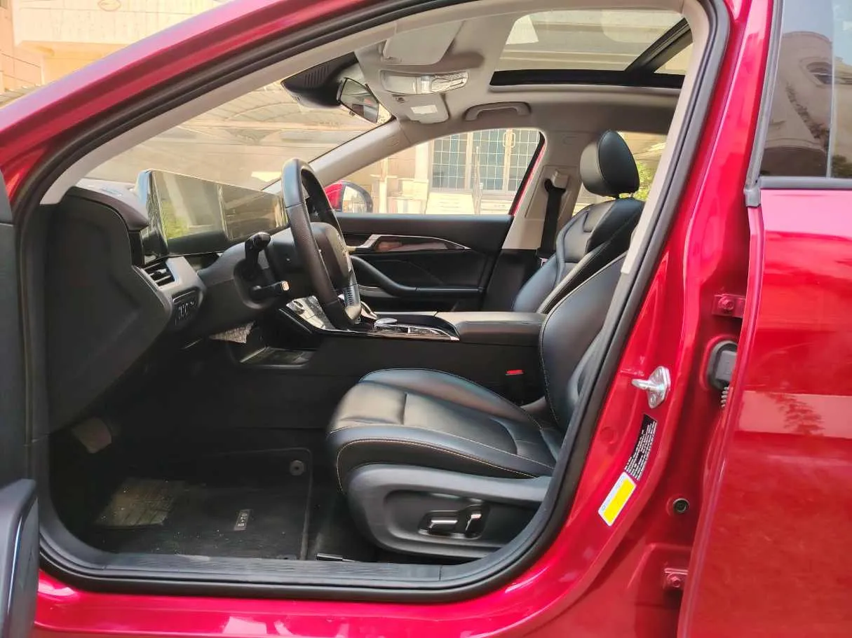 Car image 13