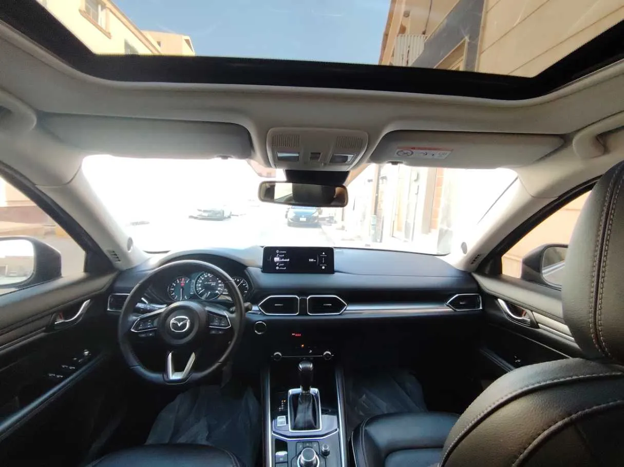 Car image 19