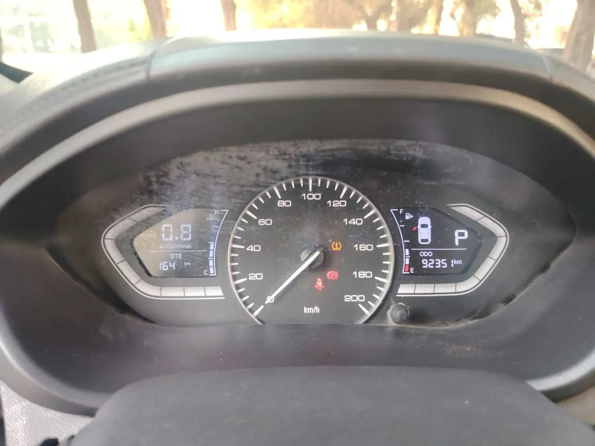 Car image 28