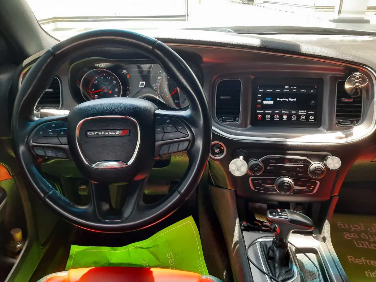 Car image 16