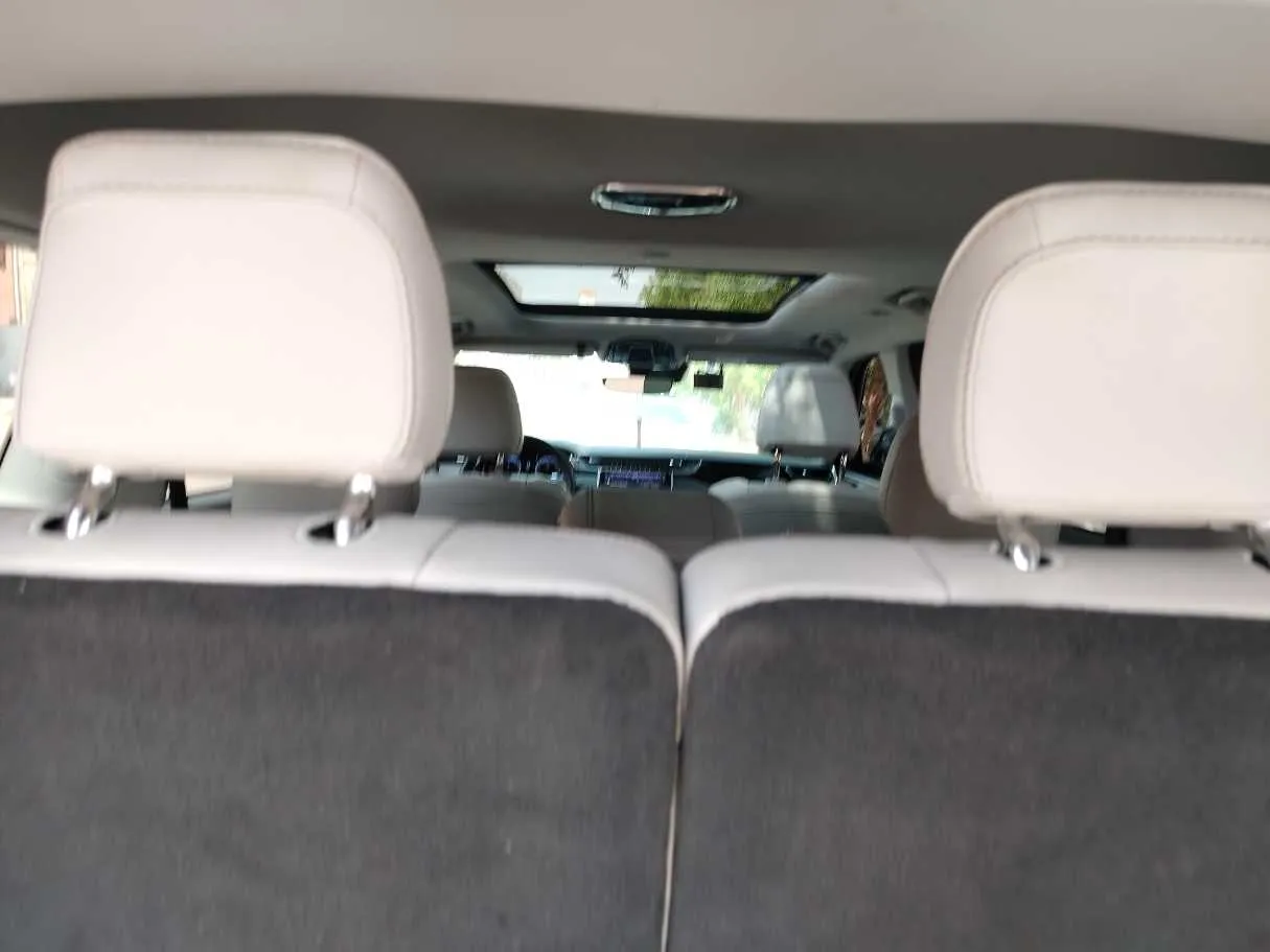 Car image 32
