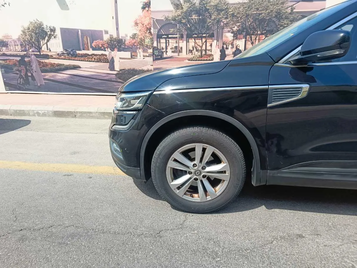 Car image 9