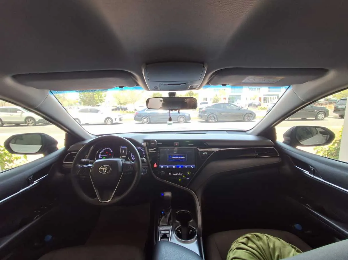 Car image 19