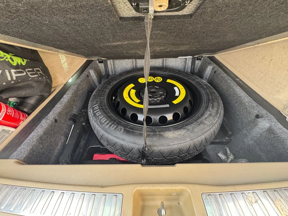 Car image 25