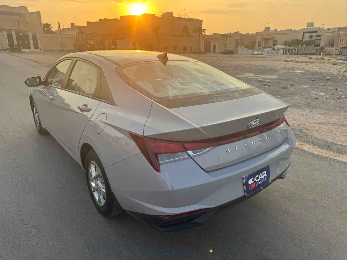Car image 7