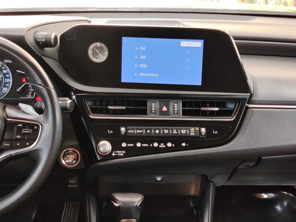 Car image 20