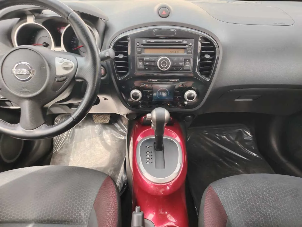 Car image 18