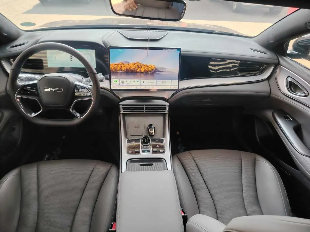 Car image 21