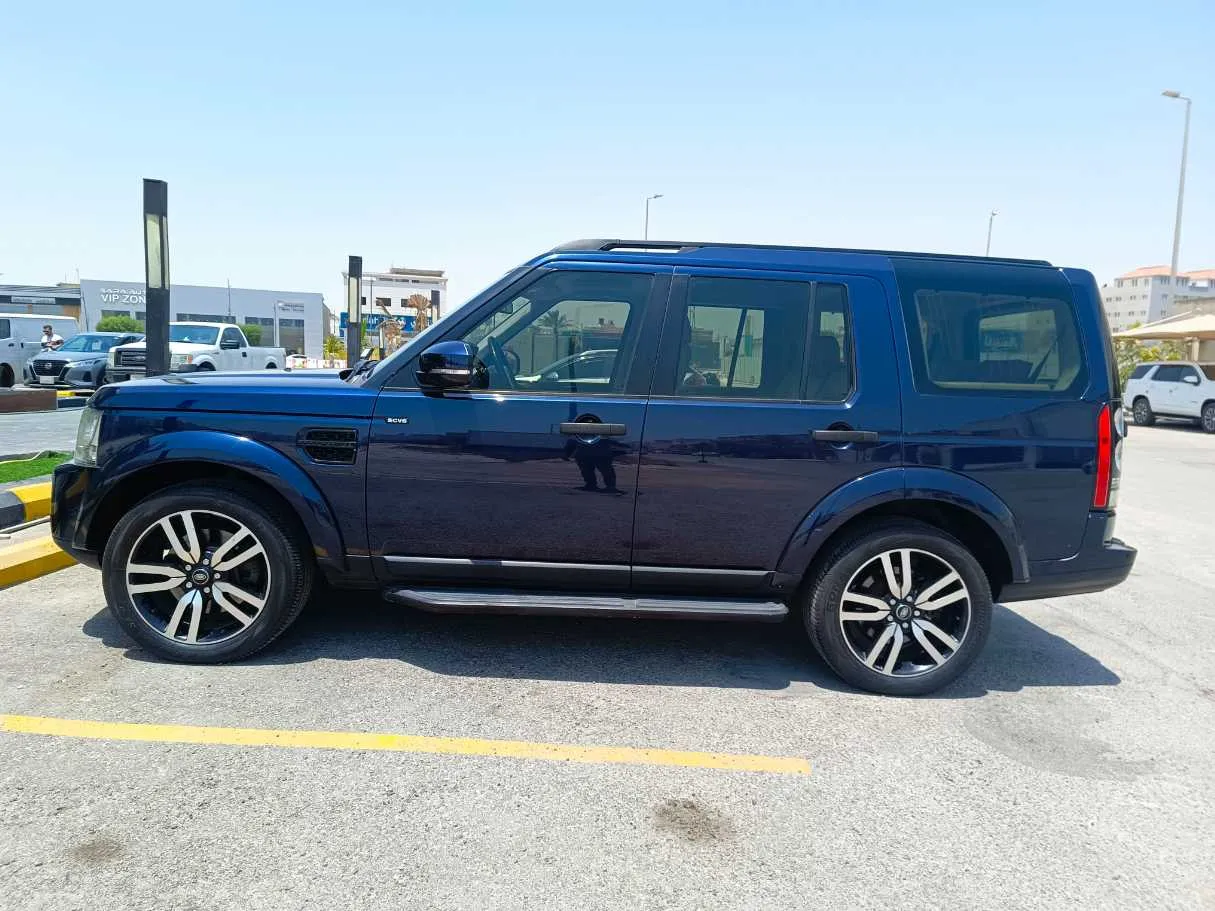 Car image 8