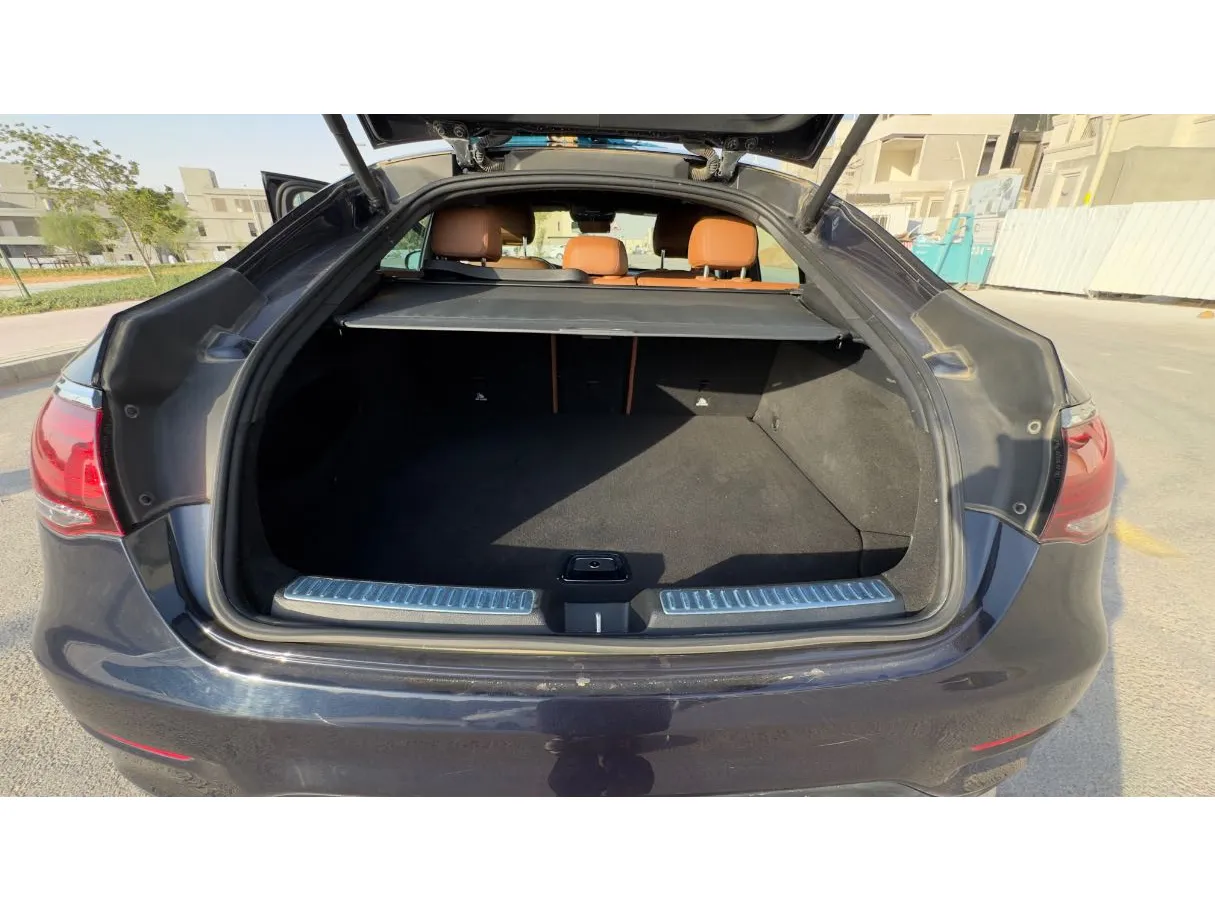 Car image 25