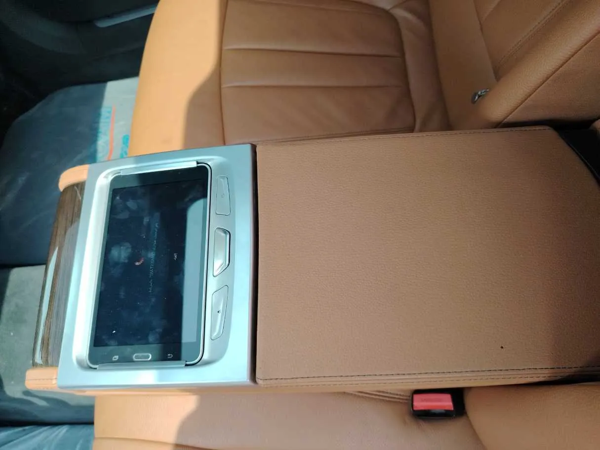 Car image 35