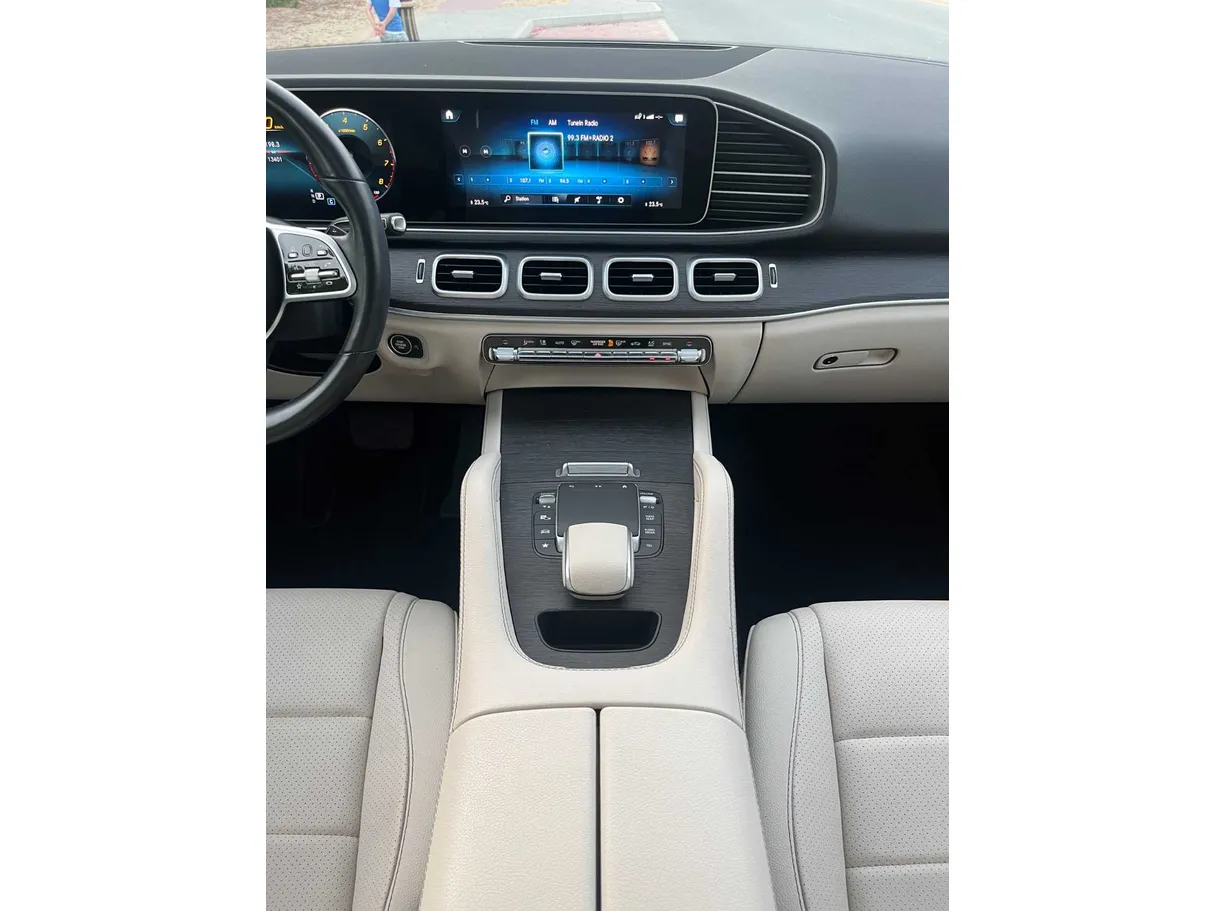 Car image 31