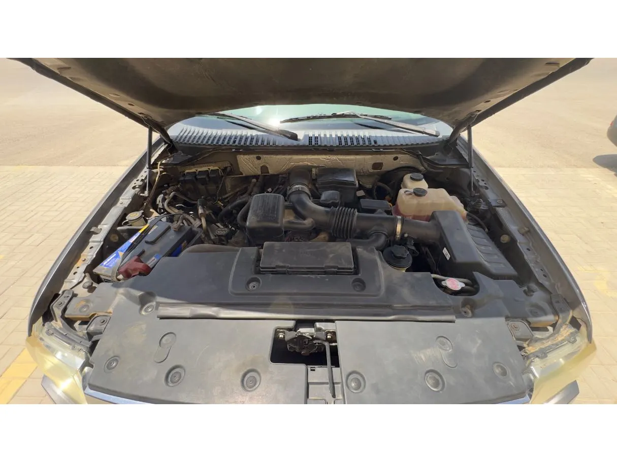 Car image 26