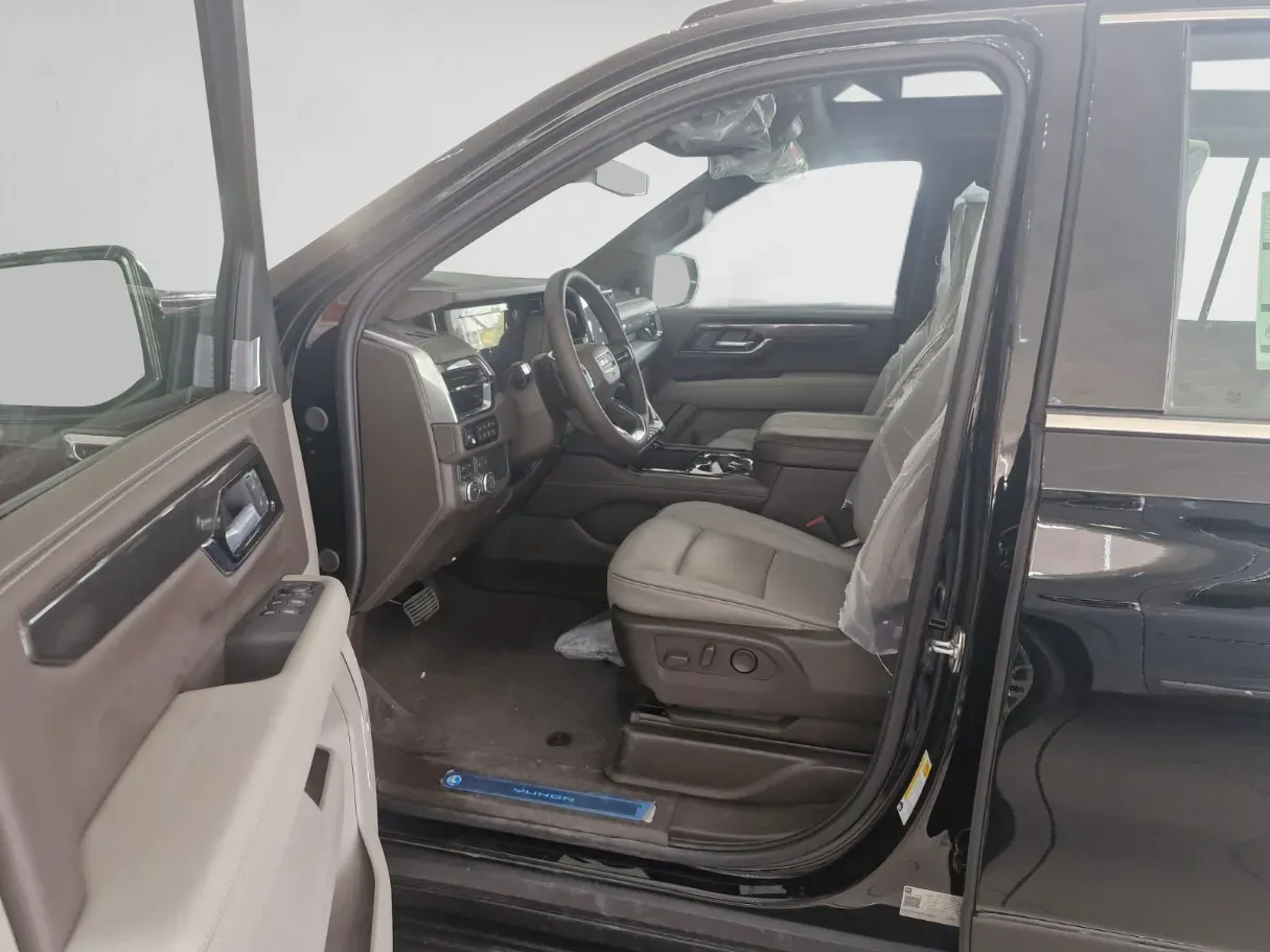 Car image 6