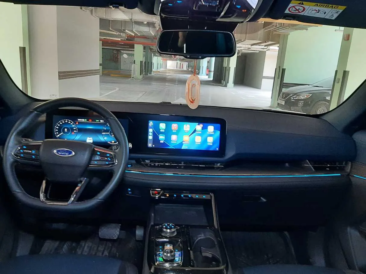 Car image 15