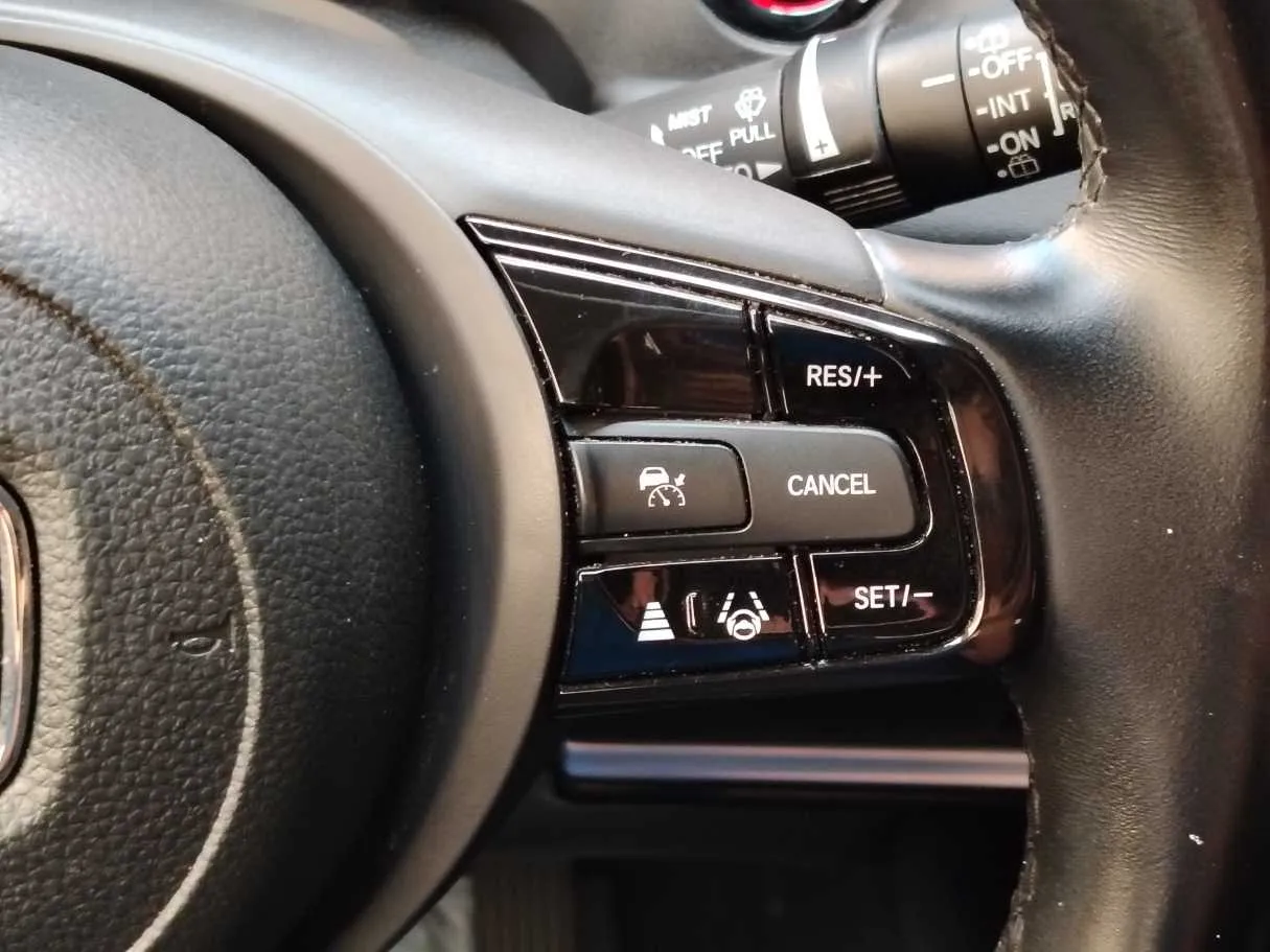 Car image 26