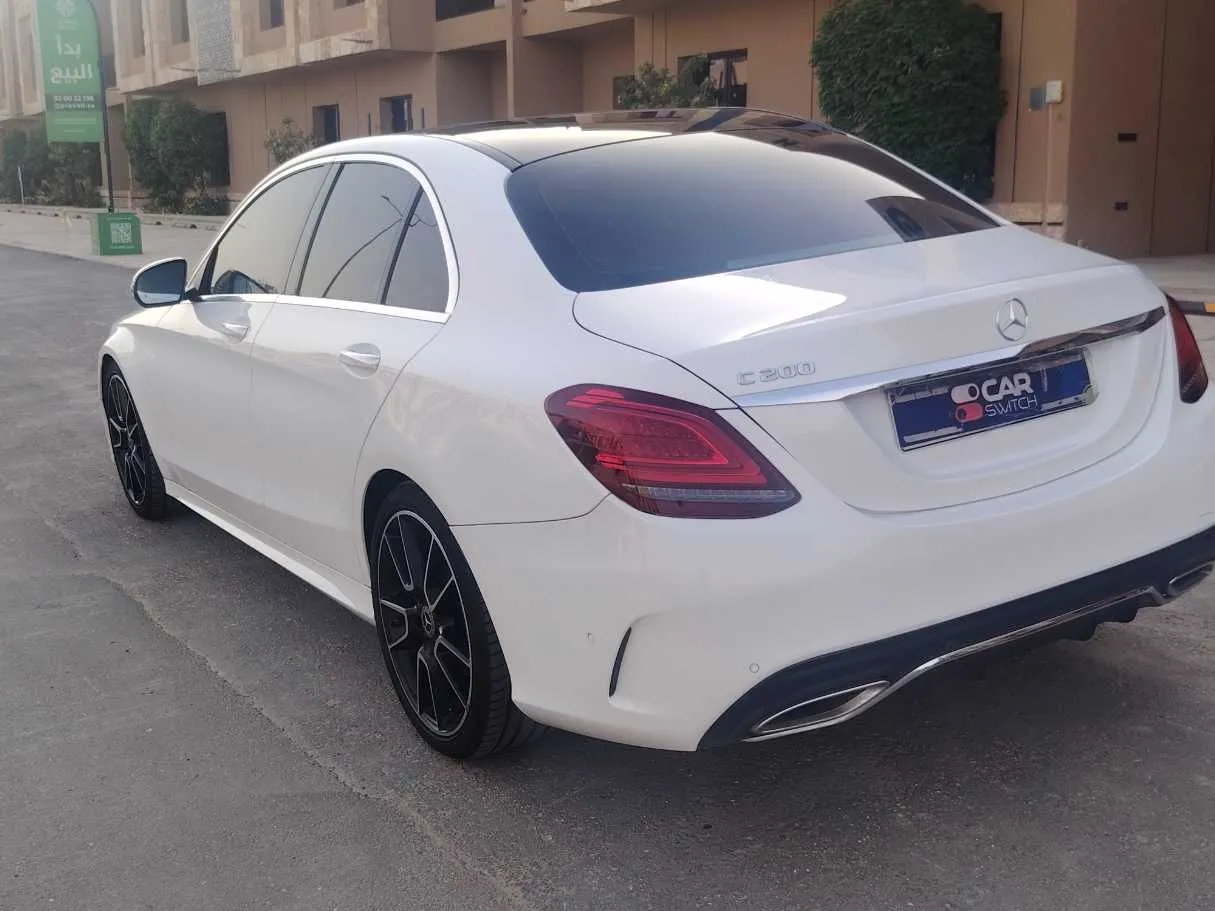 Car image 7