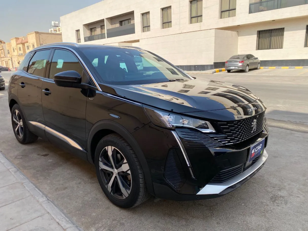 Car image 3