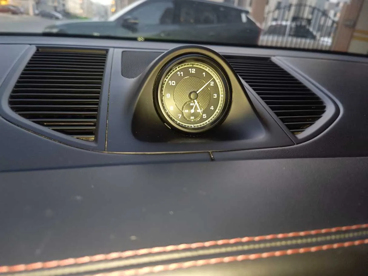Car image 32