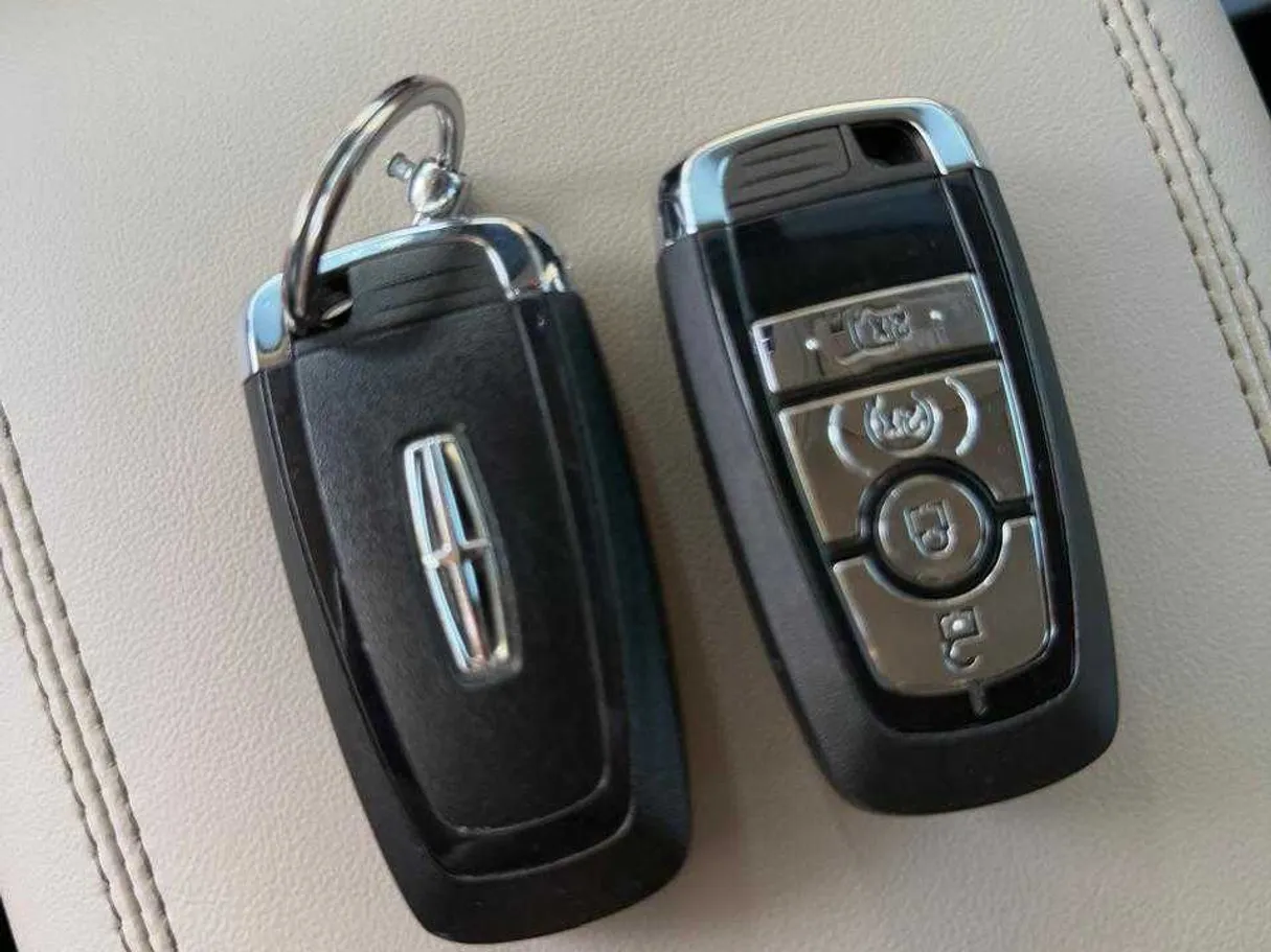 Car image 39