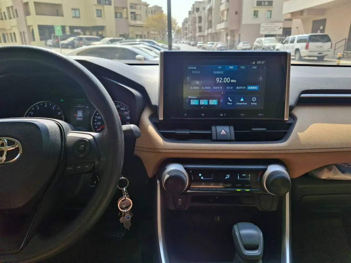 Car image 16