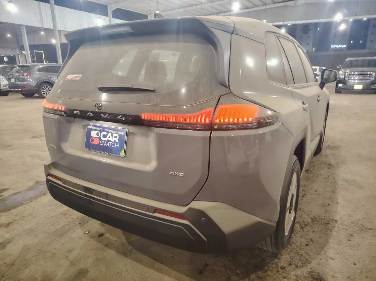 Car image 5
