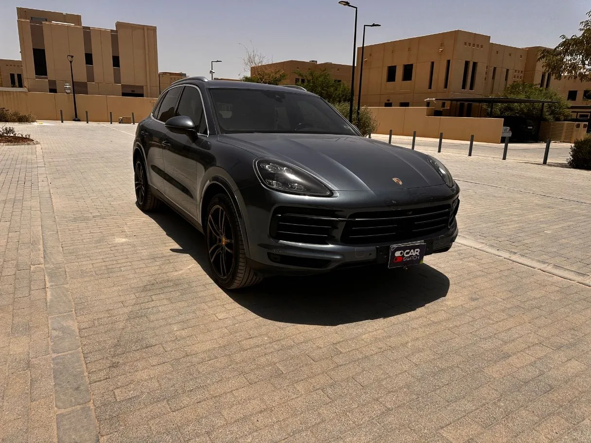 Car image 3
