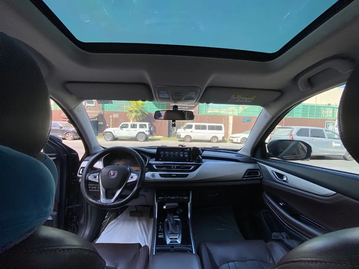 Car image 15