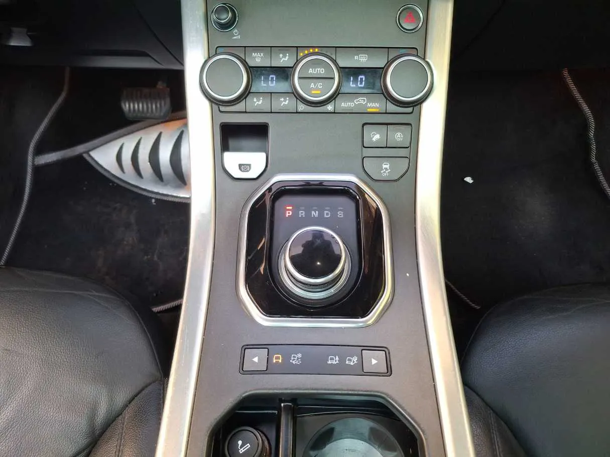 Car image 15