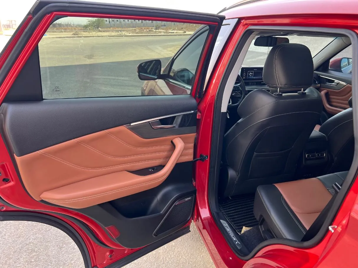 Car image 13