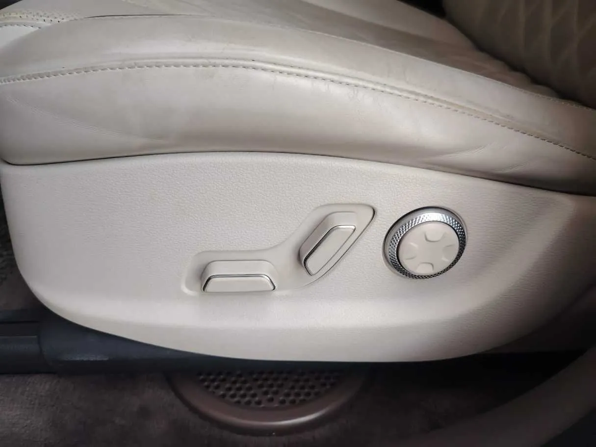 Car image 41
