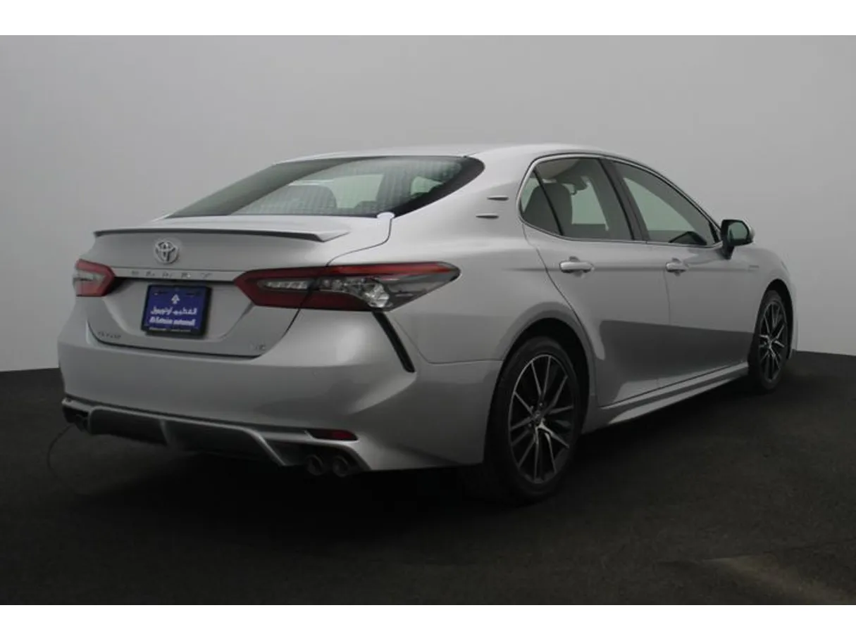 Car image 2