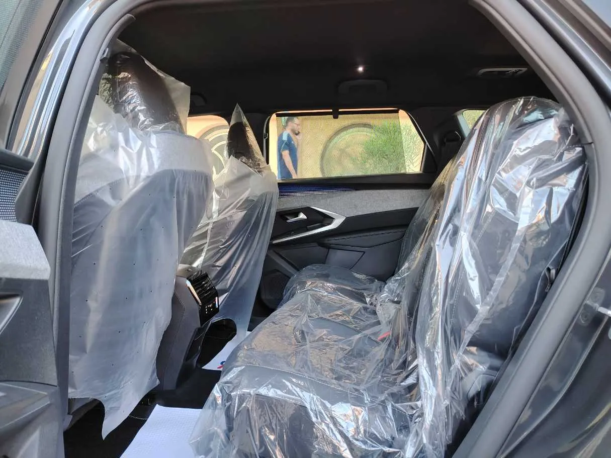 Car image 17